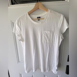 Patagonia Women’s White Vneck tshirt, size large